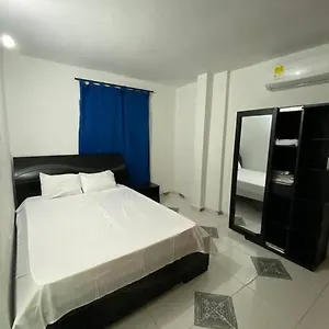 https://apartamento-entero-5-min-del-aeropuerto-y-playas.cartagena-hotels.org